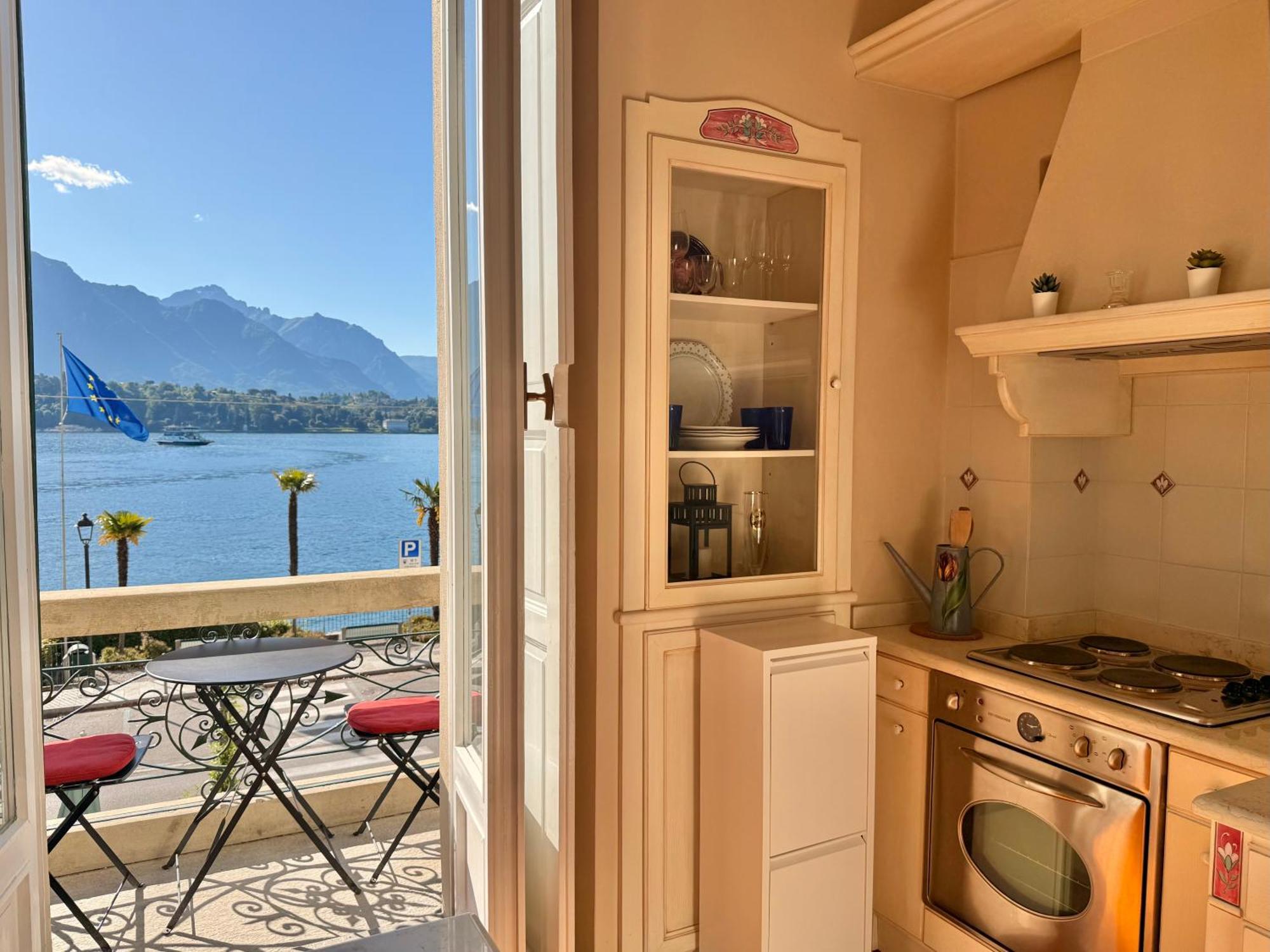 Belle Ile Lake View Suite Cadenabbia Exterior photo