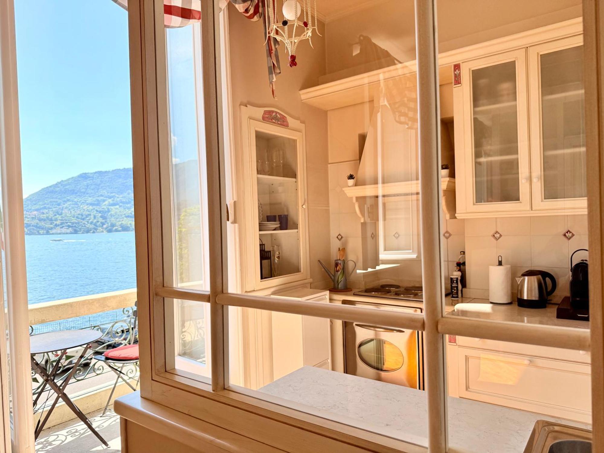 Belle Ile Lake View Suite Cadenabbia Exterior photo
